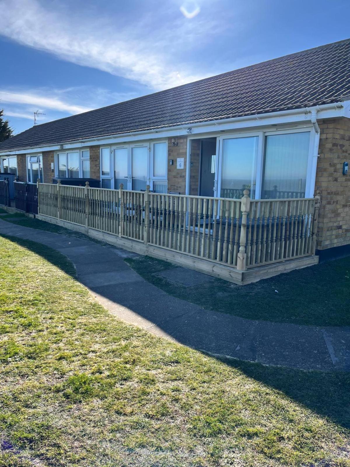 Lovely 5 Berth At Waterside Village Park In Corton Ref 14006w Casa vacanze *