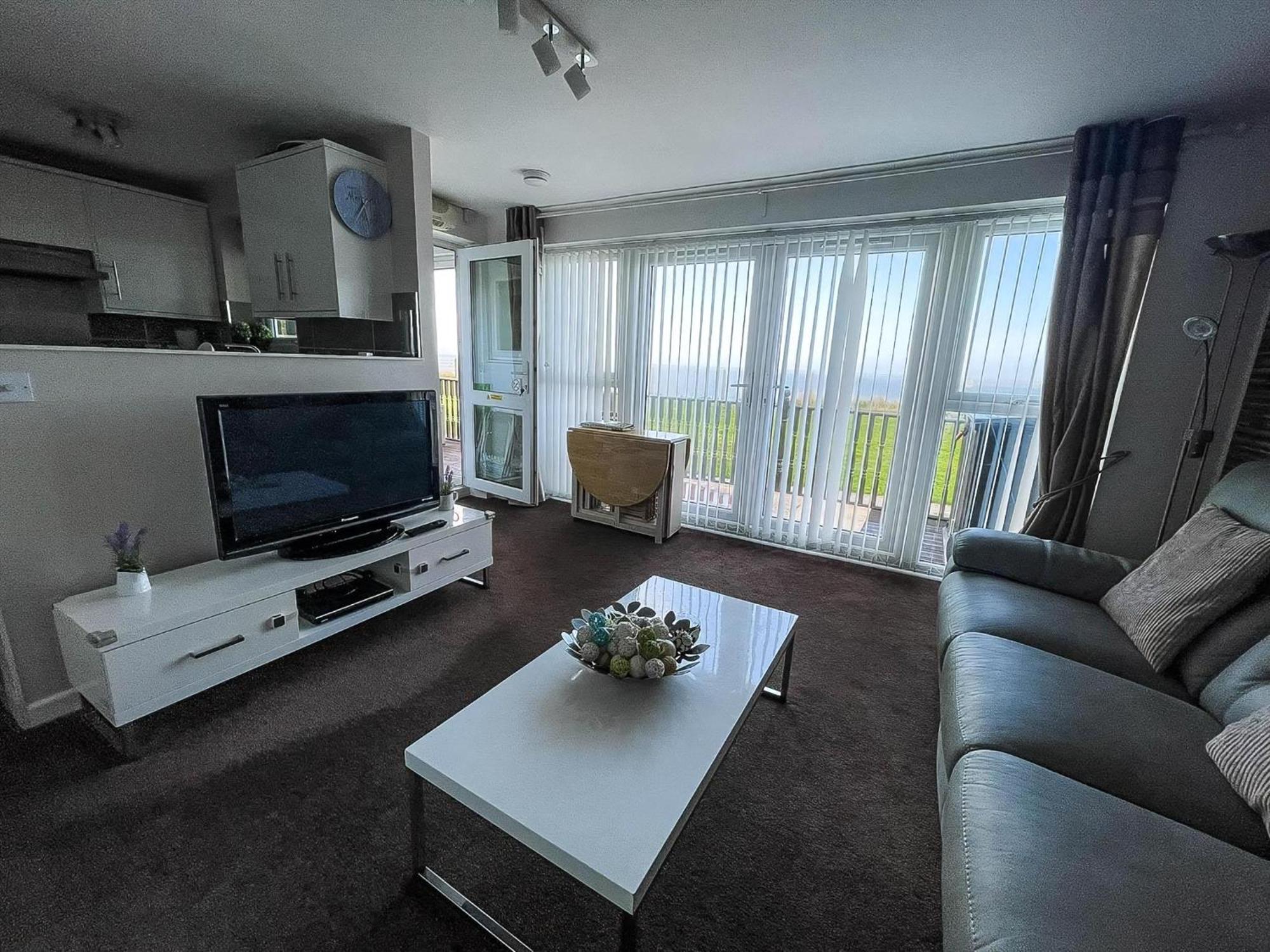 Holiday home Lovely 5 Berth At Waterside Village Park In Corton Ref 14006w Lowestoft